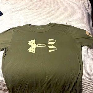 UA mens tee shirt